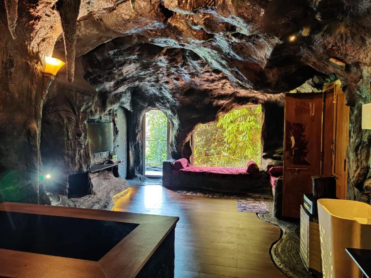 Rai'S Coorg Cave House Villa มาดิเครี ภายนอก รูปภาพ
