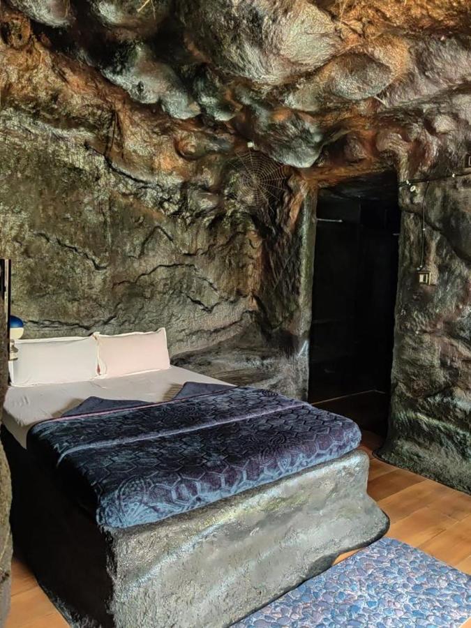 Rai'S Coorg Cave House Villa มาดิเครี ภายนอก รูปภาพ